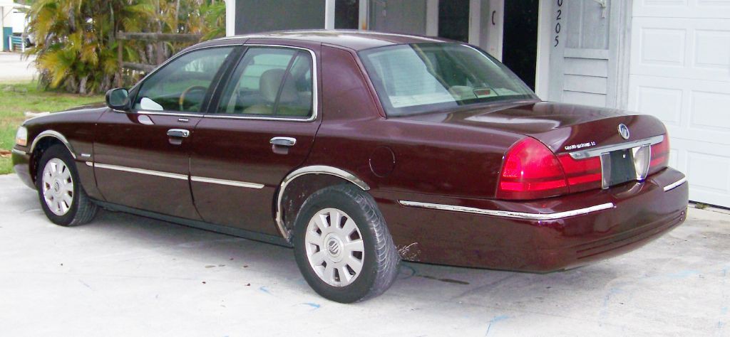 2003 Mercury Grand Marquis Image 4