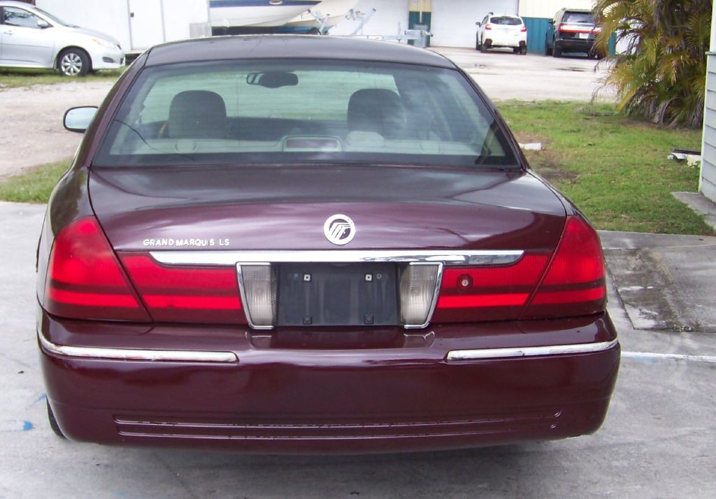 2003 Mercury Grand Marquis Image 5