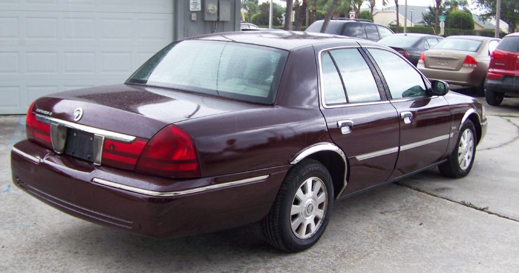2003 Mercury Grand Marquis Image 6