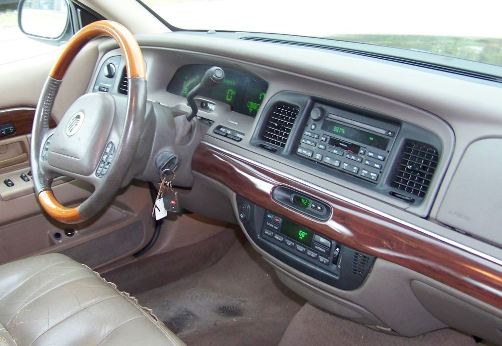 2003 Mercury Grand Marquis Image 8