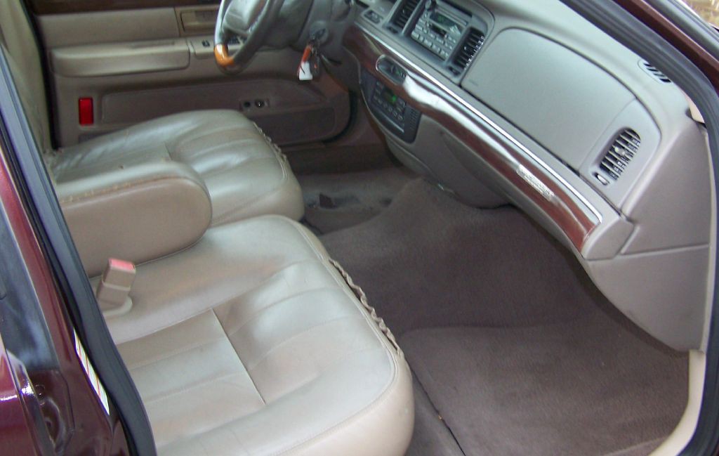 2003 Mercury Grand Marquis Image 13