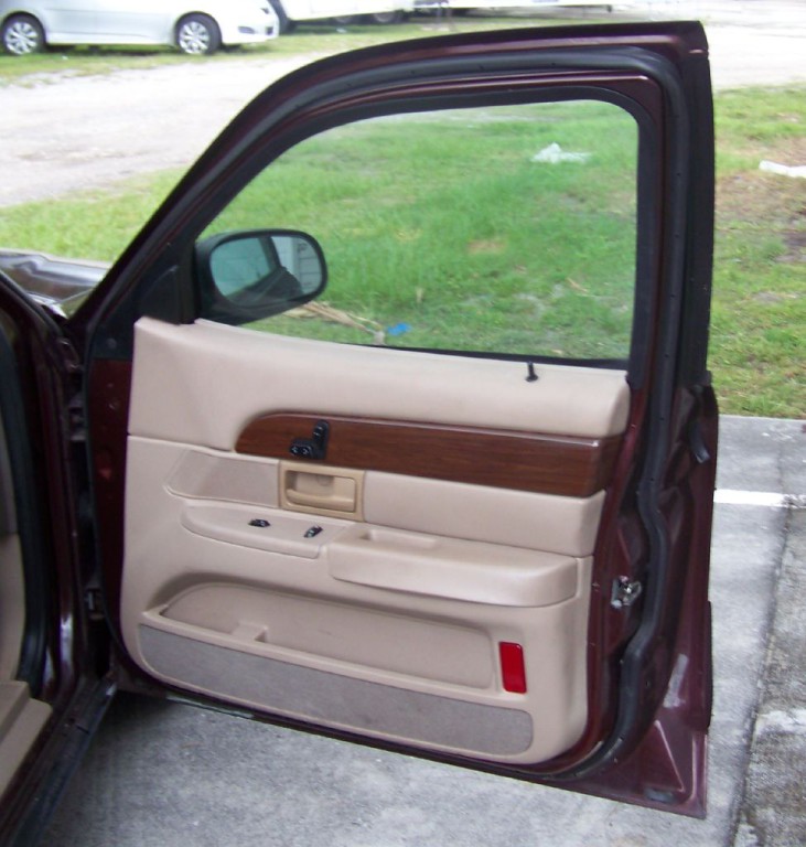 2003 Mercury Grand Marquis Image 14
