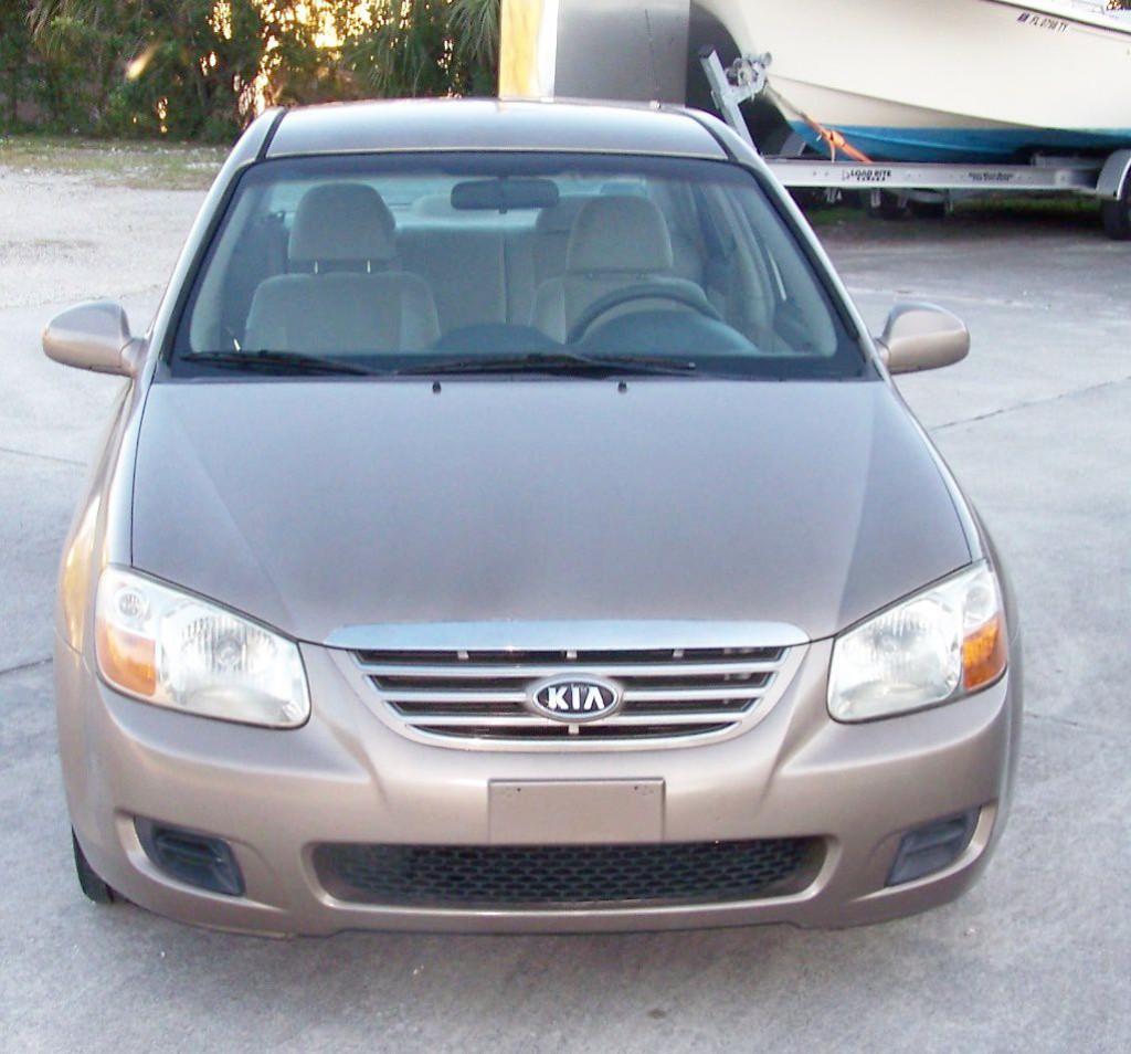 2007 Kia Spectra Image 3