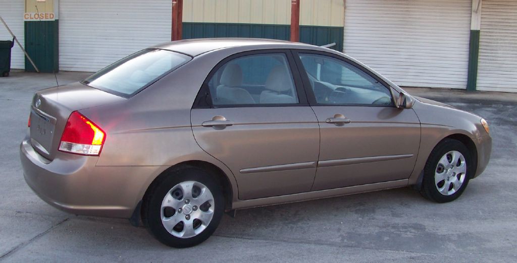 2007 Kia Spectra Image 4