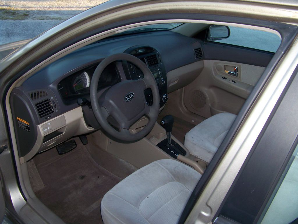 2007 Kia Spectra Image 8