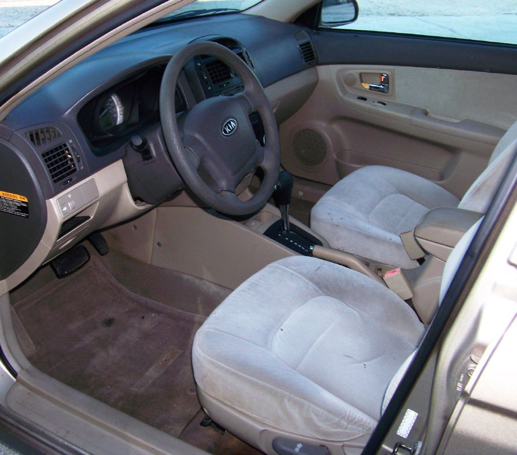 2007 Kia Spectra Image 9