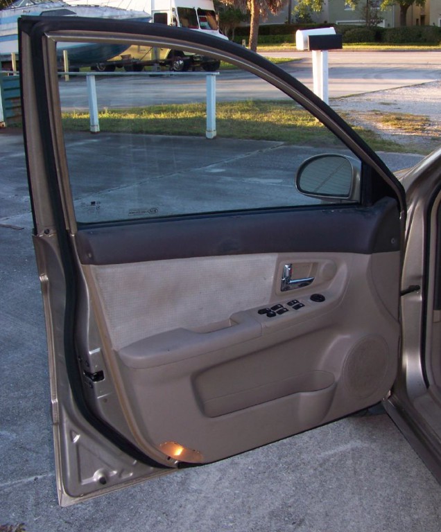 2007 Kia Spectra Image 10