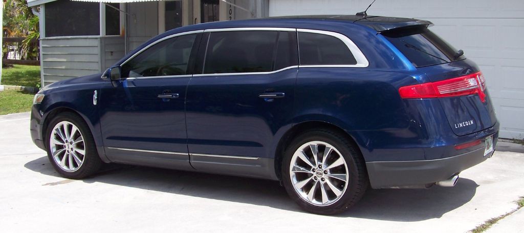 2012 Lincoln MKT Image 4