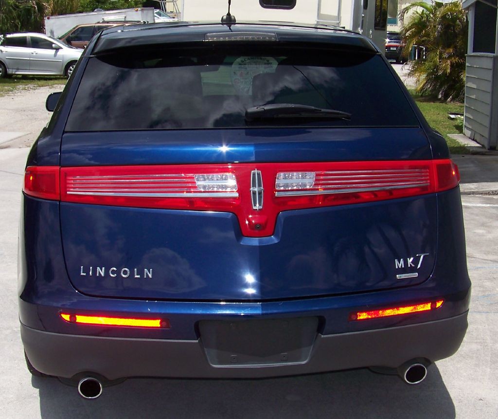 2012 Lincoln MKT Image 5