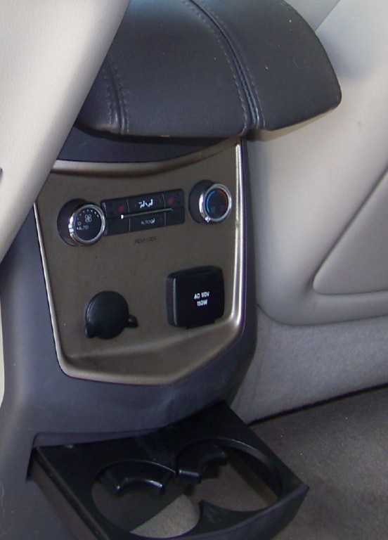 2012 Lincoln MKT Image 12