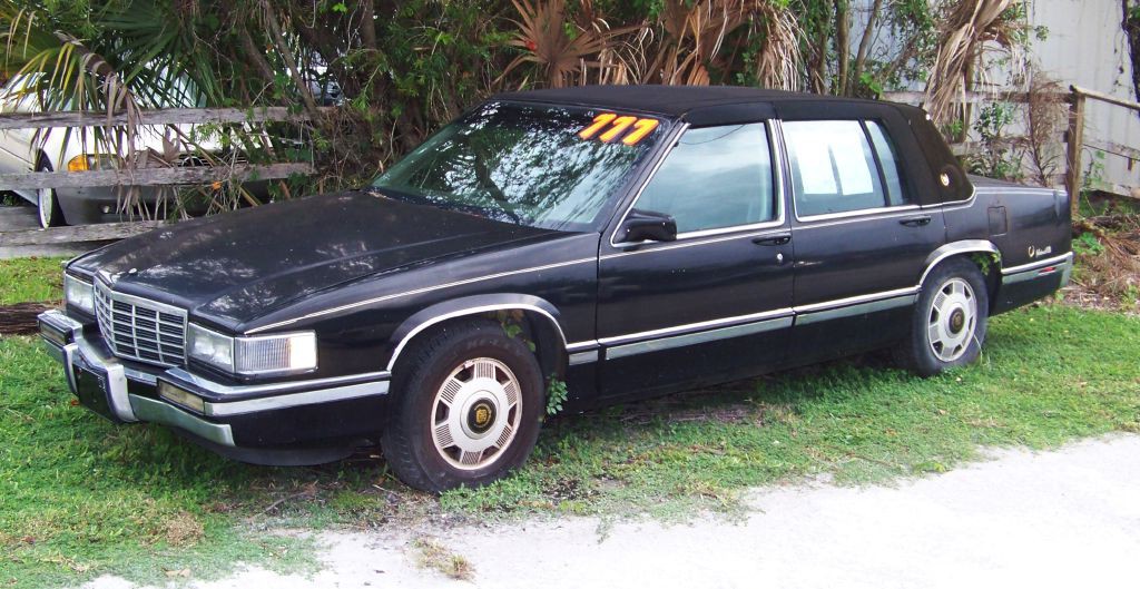 1993 Cadillac DeVille Image 1
