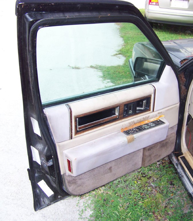 1993 Cadillac DeVille Image 6