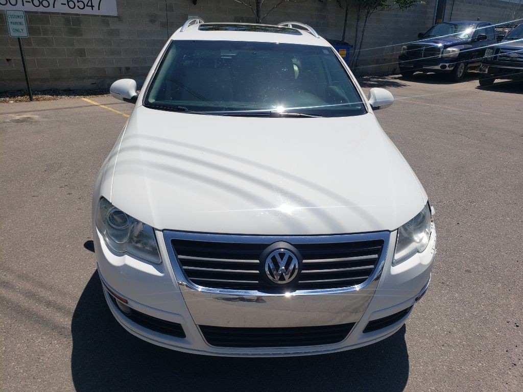 2010 Volkswagen Passat Image 2