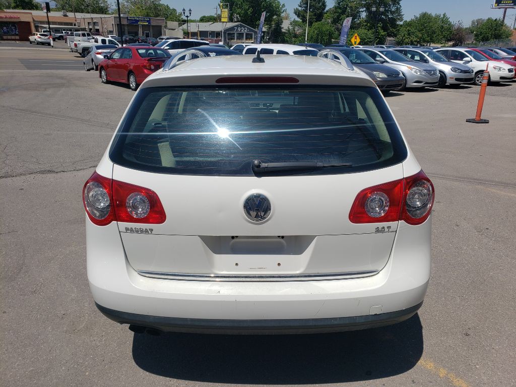 2010 Volkswagen Passat Image 6