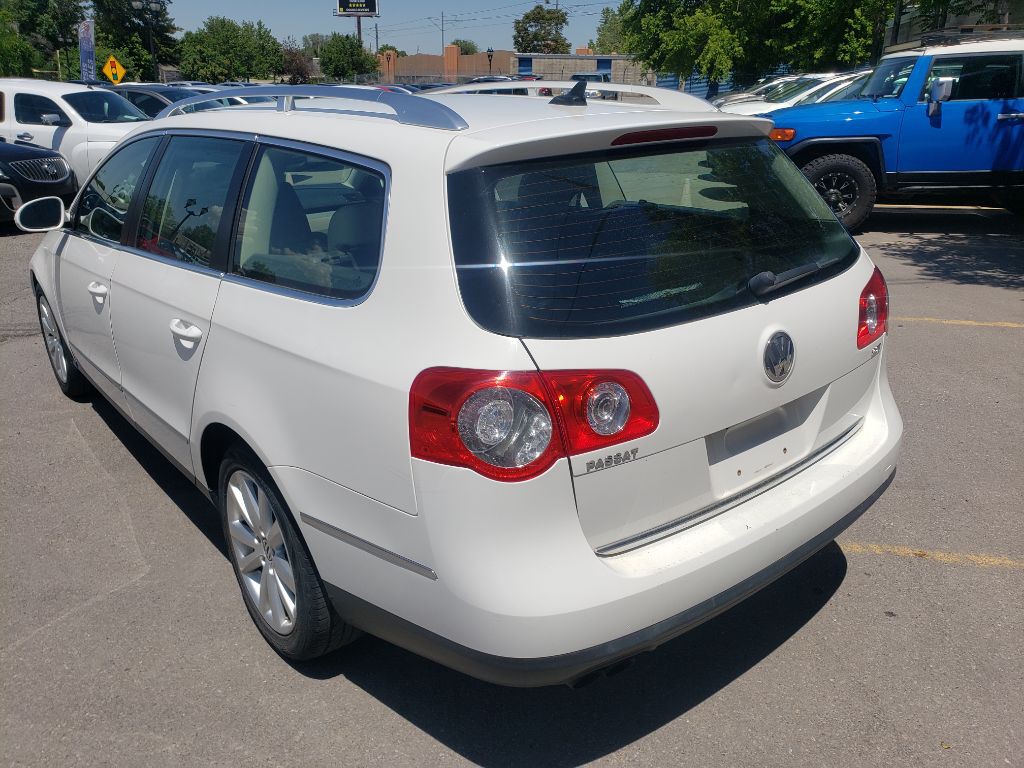 2010 Volkswagen Passat Image 7