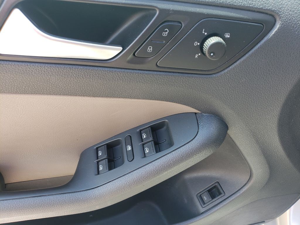 2014 Volkswagen Jetta Image 9