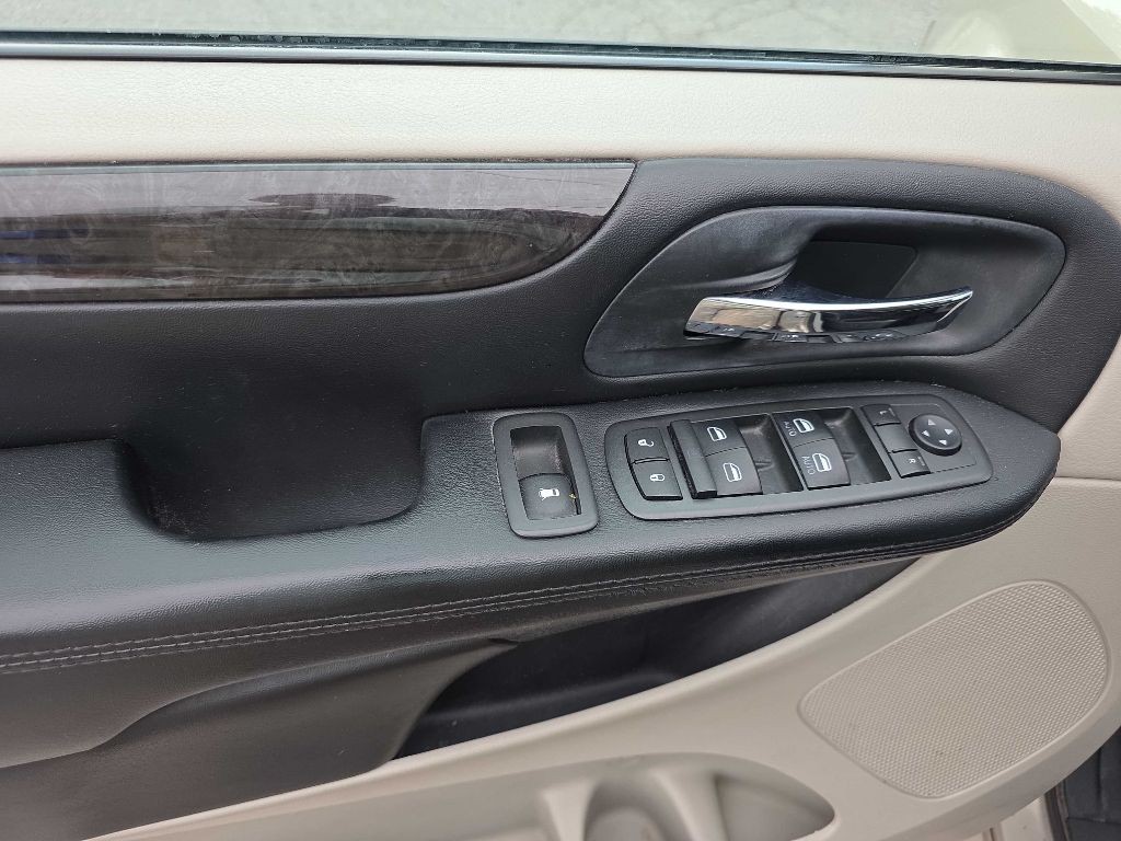 2015 Dodge Grand Caravan Image 9