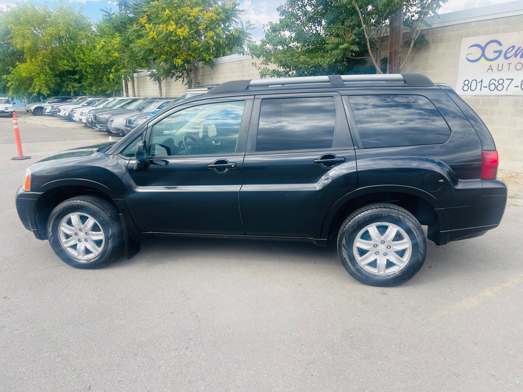 2011 Mitsubishi Endeavor Image 8