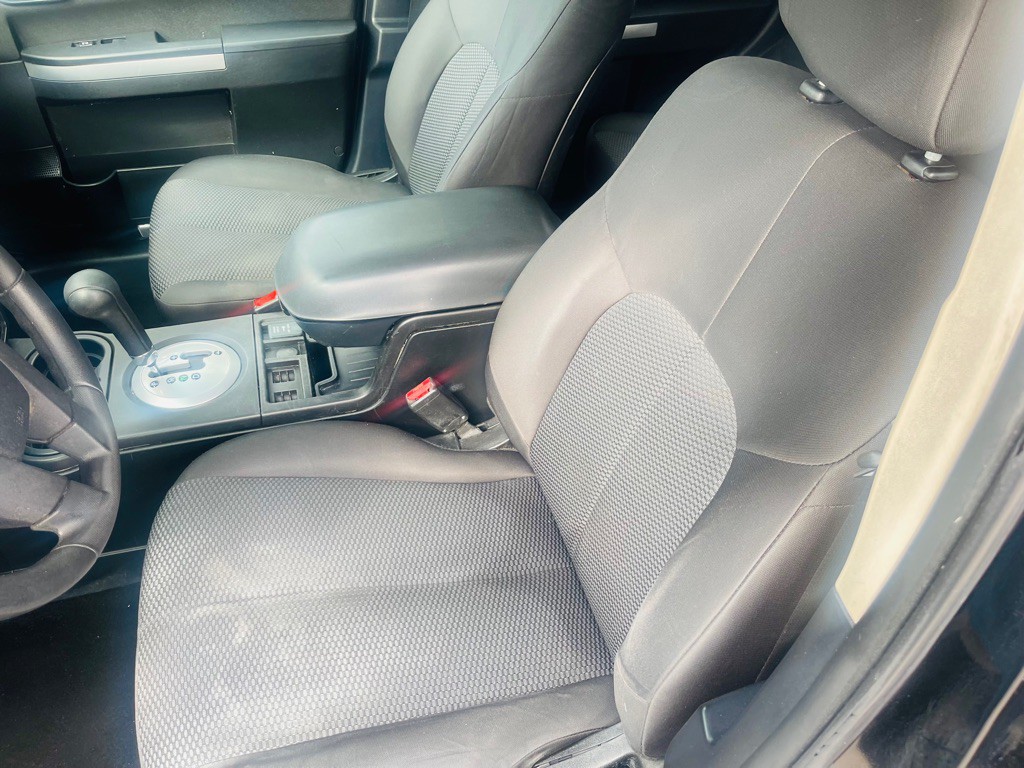 2011 Mitsubishi Endeavor Image 10