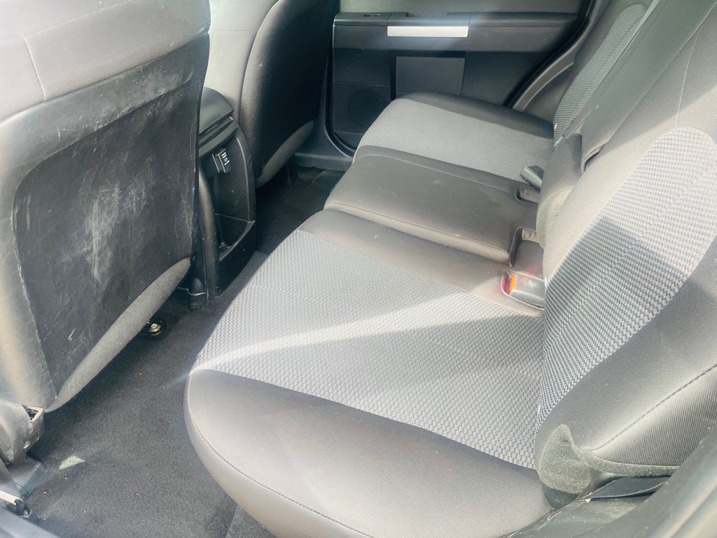 2011 Mitsubishi Endeavor Image 17