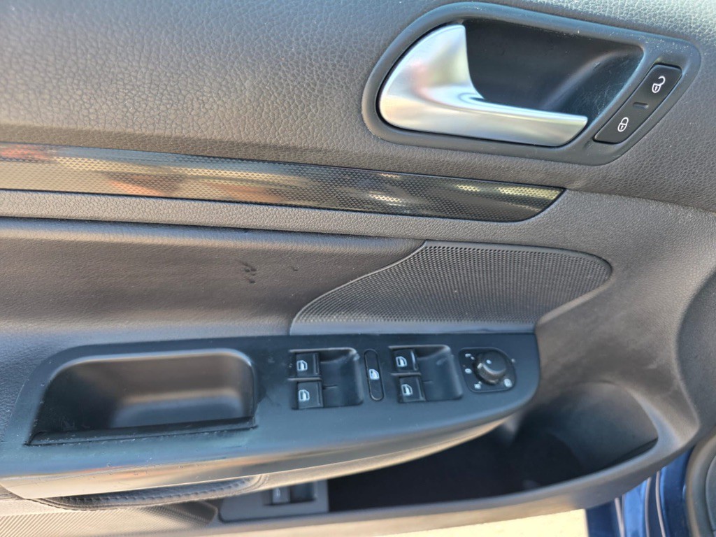 2012 Volkswagen Jetta Image 9
