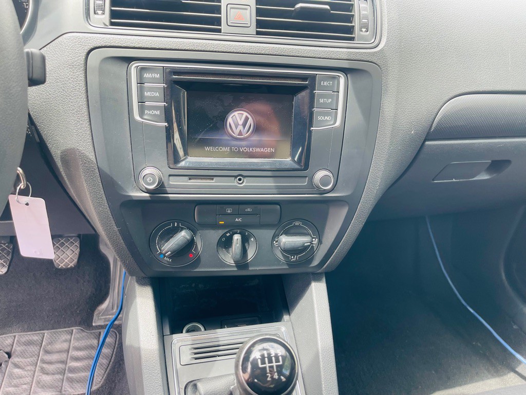 2016 Volkswagen Jetta Image 14