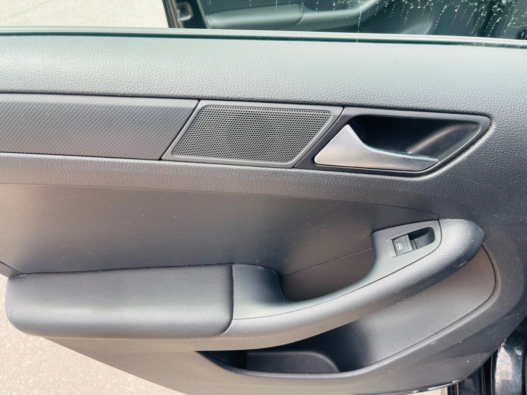 2016 Volkswagen Jetta Image 16