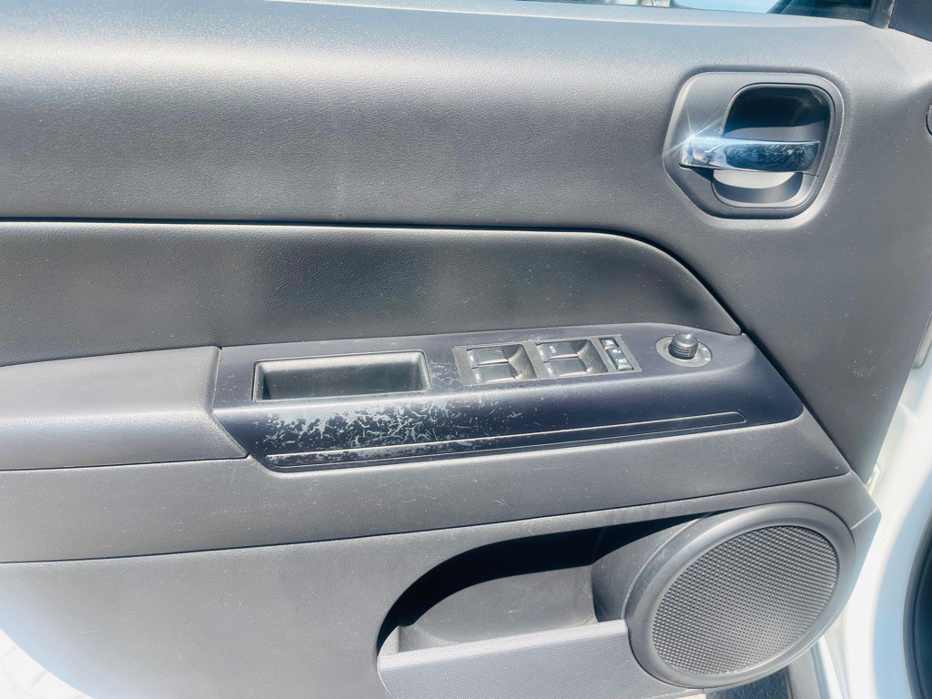 2016 Jeep Patriot Image 9