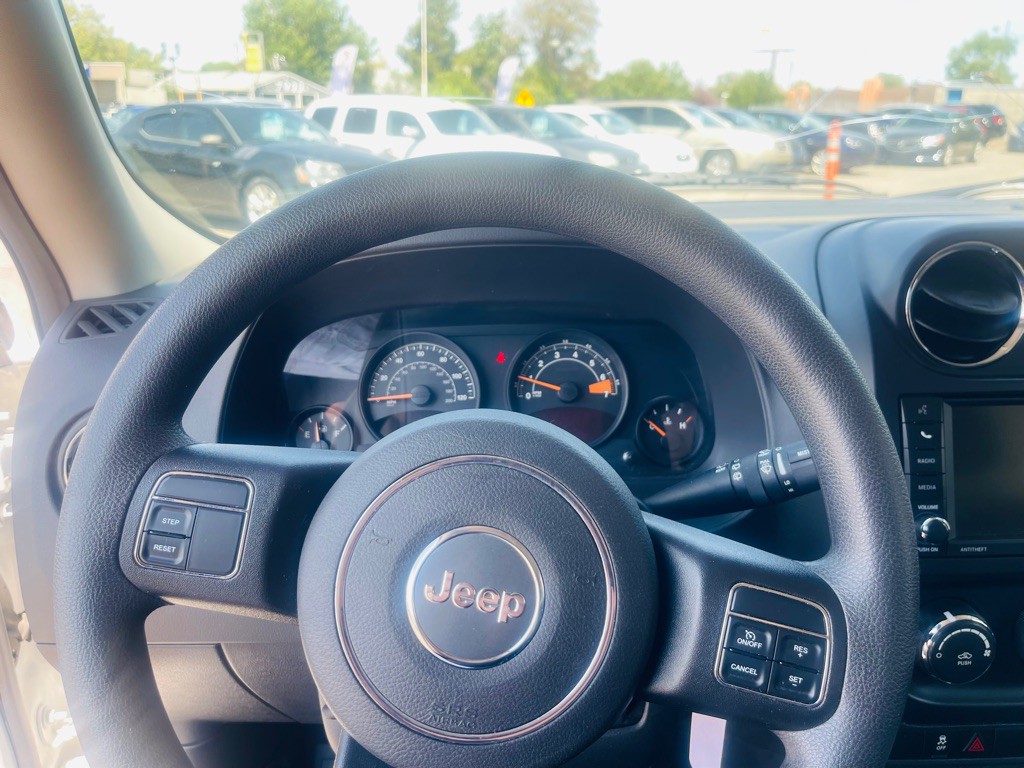 2016 Jeep Patriot Image 12