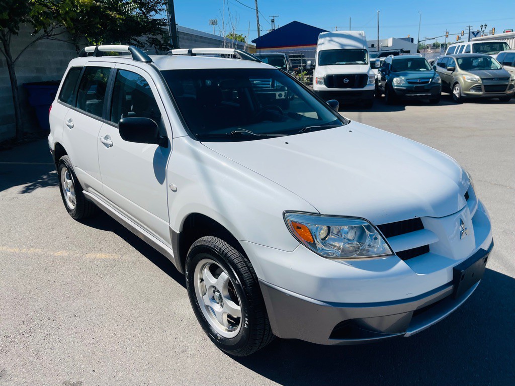 2006 Mitsubishi Outlander Image 3