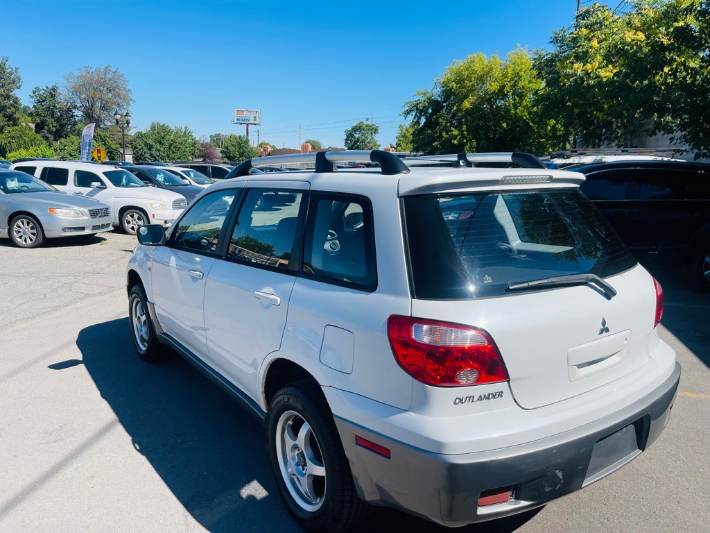 2006 Mitsubishi Outlander Image 7