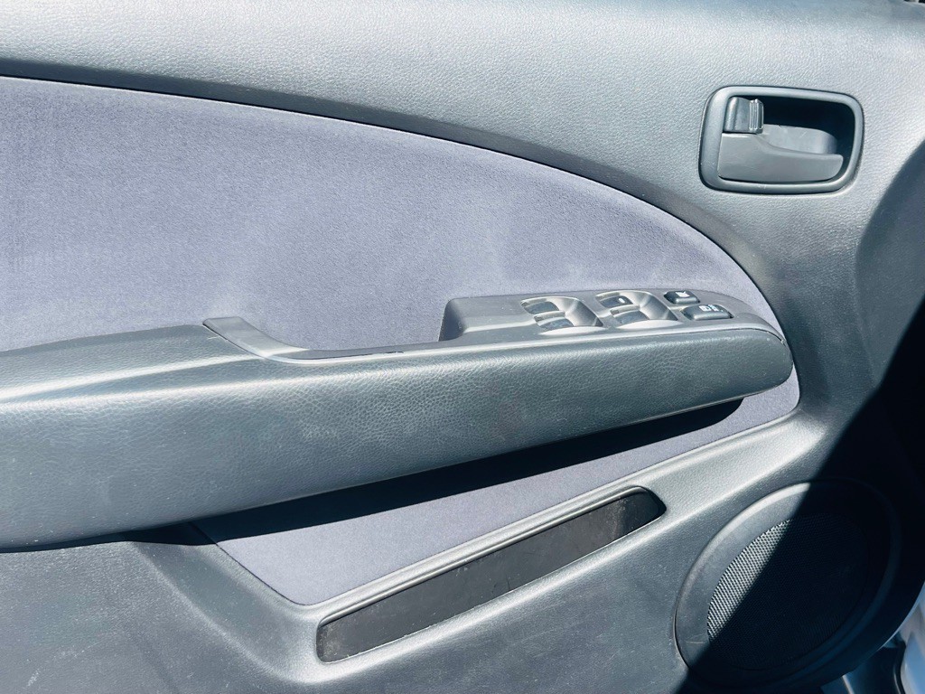 2006 Mitsubishi Outlander Image 9
