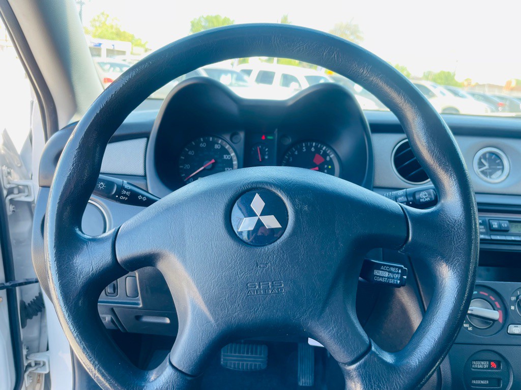 2006 Mitsubishi Outlander Image 12