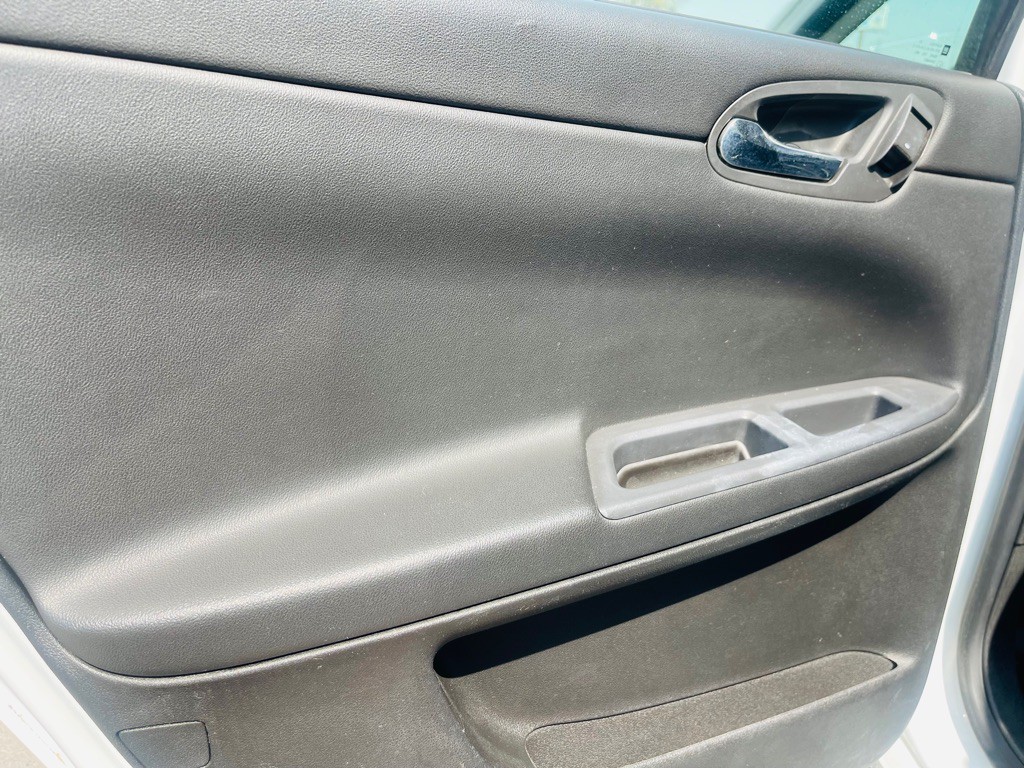 2011 Chevrolet Impala Image 15