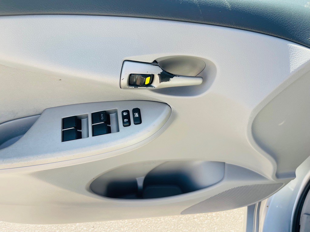 2011 Toyota Corolla Image 9