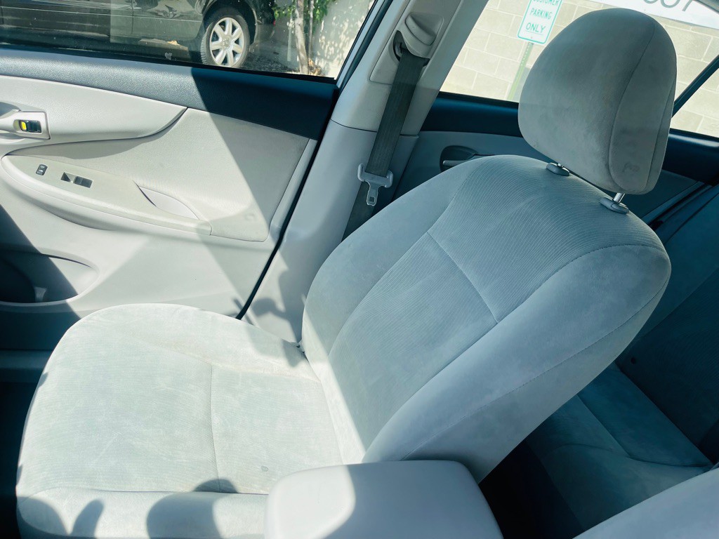 2011 Toyota Corolla Image 11