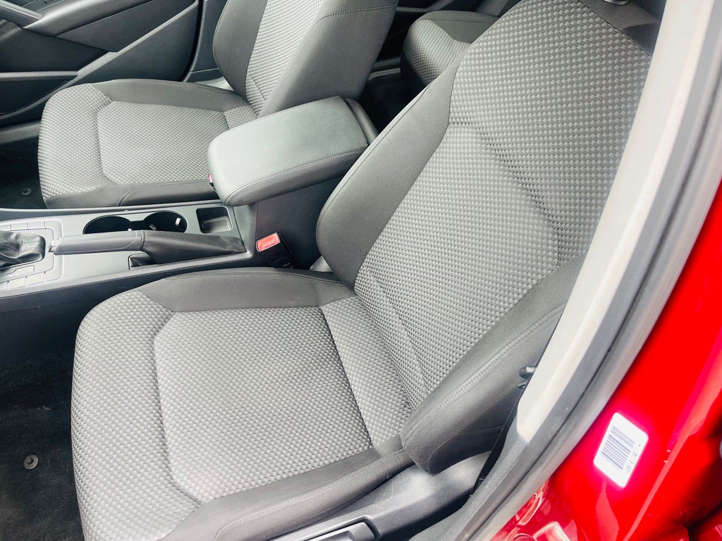 2015 Volkswagen Passat Image 10