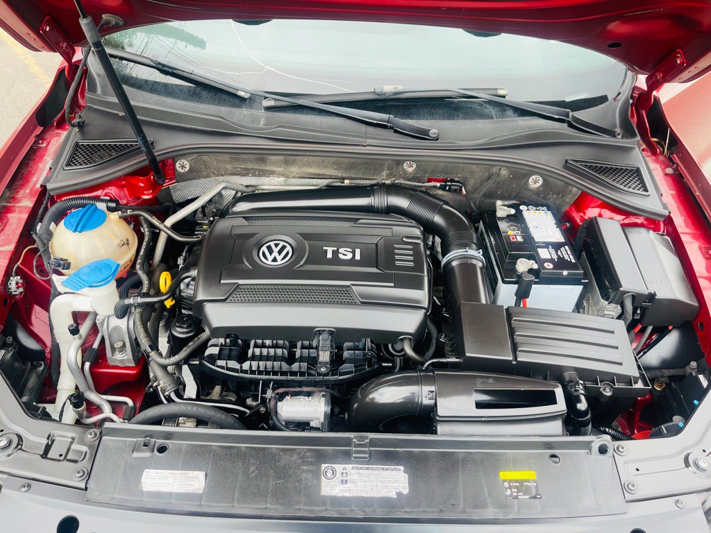 2015 Volkswagen Passat Image 24
