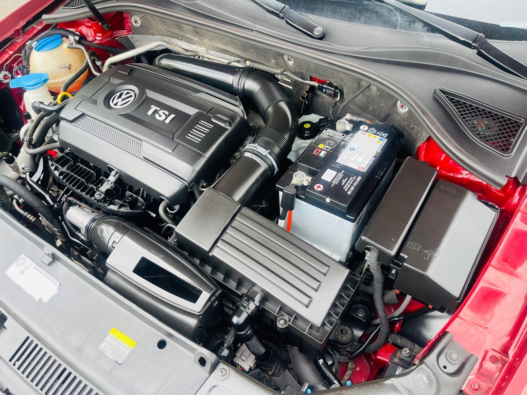 2015 Volkswagen Passat Image 25