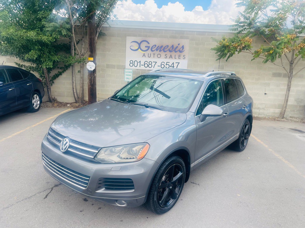 2012 Volkswagen Touareg Image 1