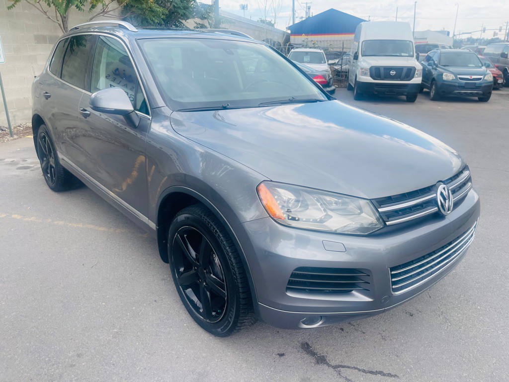 2012 Volkswagen Touareg Image 3