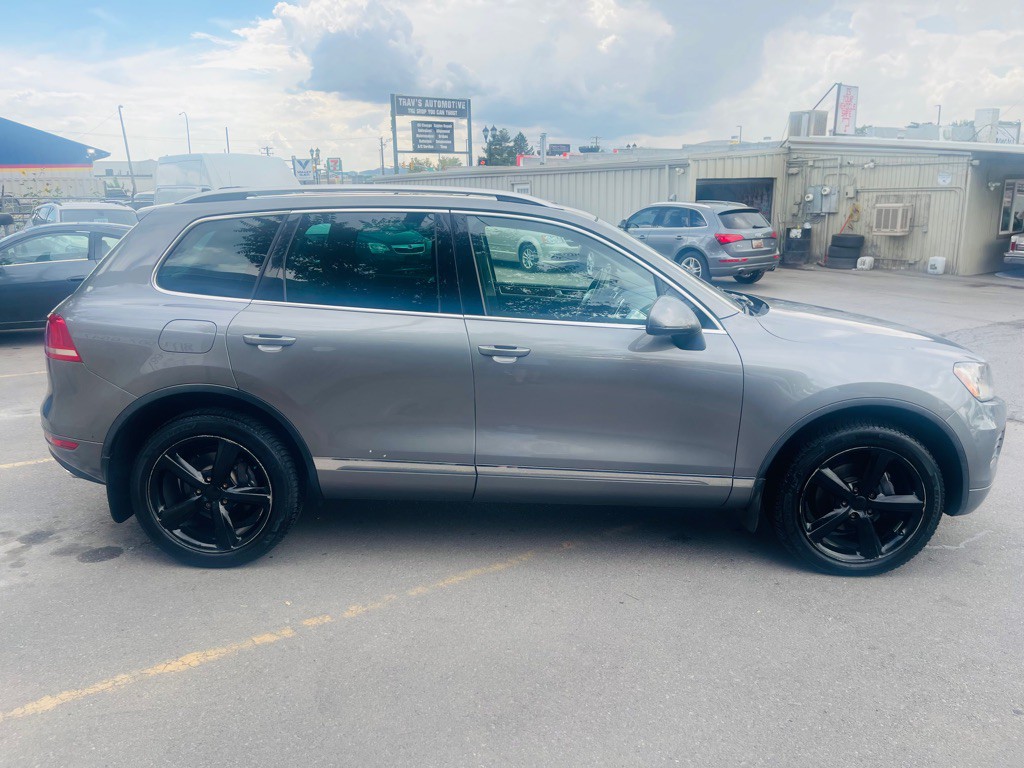 2012 Volkswagen Touareg Image 4