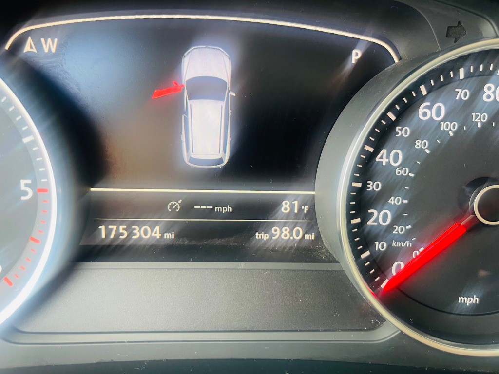 2012 Volkswagen Touareg Image 13