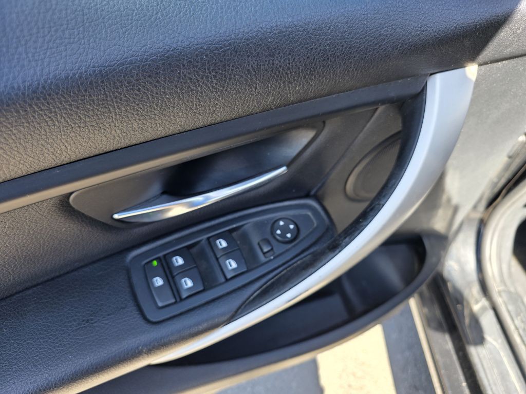 2015 BMW 3 Series Image 10