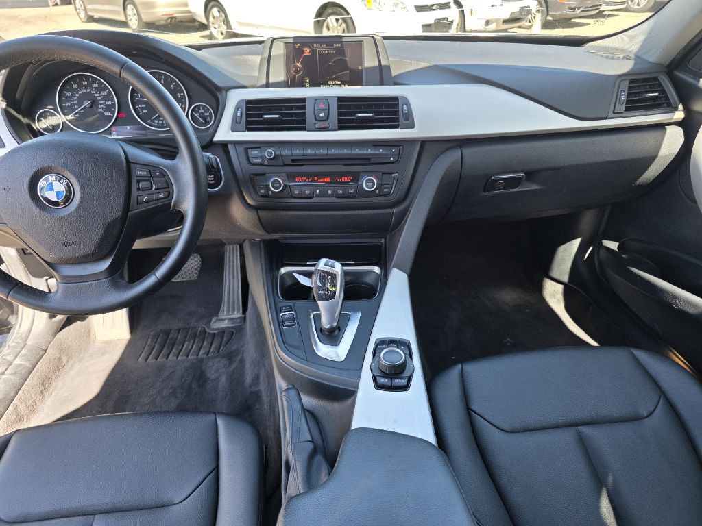2015 BMW 3 Series Image 14
