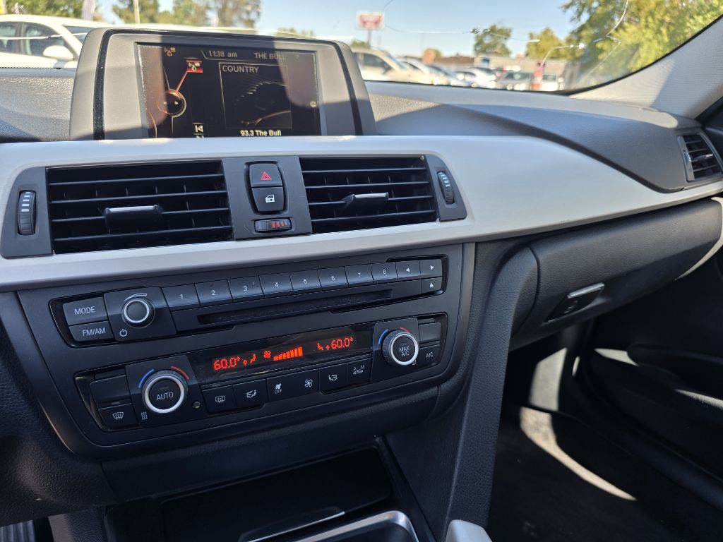 2015 BMW 3 Series Image 16