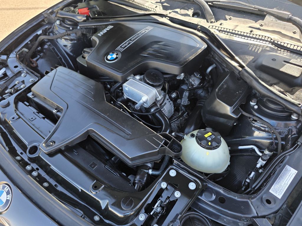 2015 BMW 3 Series Image 25
