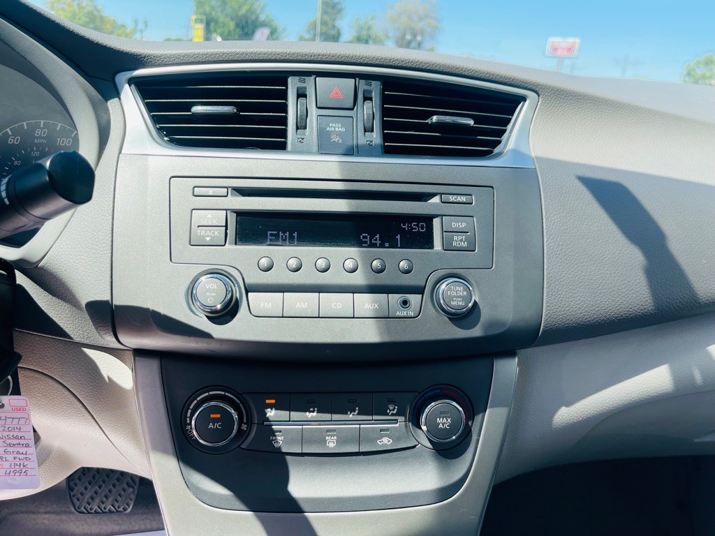 2014 Nissan Sentra Image 15