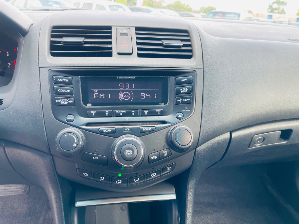 2004 Honda Accord Image 14
