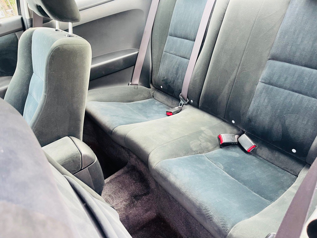 2004 Honda Accord Image 17